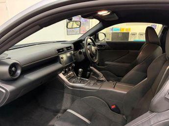 TOYOTA GR86 2.4 Boxer D-4S Coupe 2dr Petrol Manual Euro 6 (234 ps)