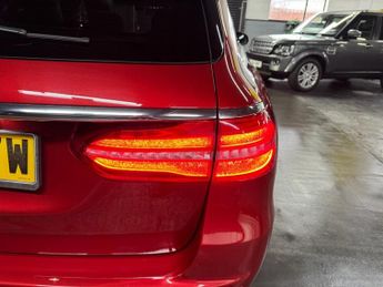 MERCEDES-BENZ E CLASS 2.0 E220d AMG Line (Premium Plus) Estate 5dr Diesel G-Tronic+ Eu