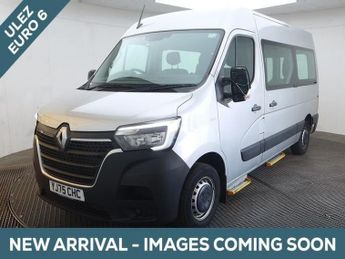 Renault Master MWB M/R 4 Seat Auto Wheelchair Accessible Disabled Access Vehicl
