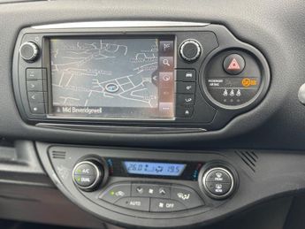 TOYOTA YARIS 1.5 VVT-h Excel Hatchback 5dr Petrol Hybrid E-CVT Euro 6 (15in A