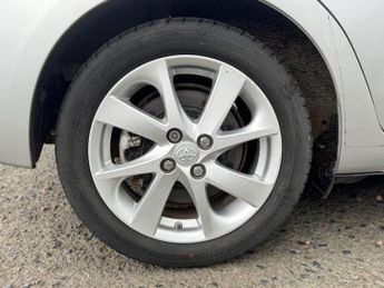 TOYOTA YARIS 1.5 VVT-h Excel Hatchback 5dr Petrol Hybrid E-CVT Euro 6 (15in A