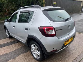 DACIA SANDERO STEPWAY 0.9 TCe Laureate Hatchback 5dr Petrol Manual Euro 6 (s/s) (90 ps