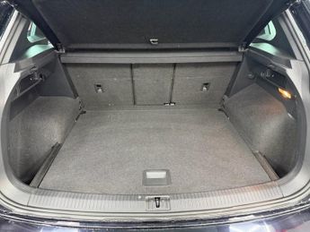 VOLKSWAGEN TIGUAN 2.0 BiTDI R-Line Tech SUV 5dr Diesel DSG 4Motion Euro 6 (s/s) (2