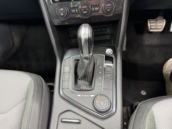 VOLKSWAGEN TIGUAN 2.0 BiTDI R-Line Tech SUV 5dr Diesel DSG 4Motion Euro 6 (s/s) (2