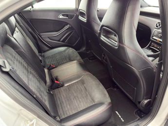 MERCEDES-BENZ A CLASS 2.1 A200d AMG Line Hatchback 5dr Diesel 7G-DCT Euro 6 (s/s) (136