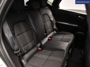 RENAULT CAPTUR 1.6 E-TECH E-Tech engineered SUV 5dr Petrol Hybrid Auto Euro 6 (