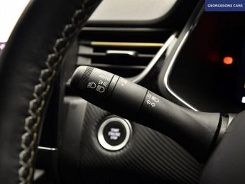 RENAULT CAPTUR 1.6 E-TECH E-Tech engineered SUV 5dr Petrol Hybrid Auto Euro 6 (