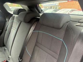 LAND ROVER RANGE ROVER EVOQUE 2.0 D150 R-Dynamic SUV 5dr Diesel Manual FWD Euro 6 (s/s) (150 p