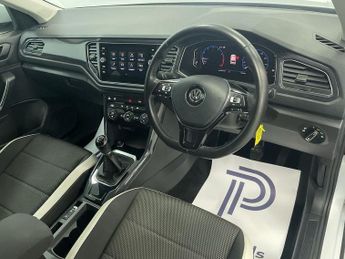 VOLKSWAGEN T-ROC 1.0 TSI SEL SUV 5dr Petrol Manual Euro 6 (s/s) (115 ps) - AA INS