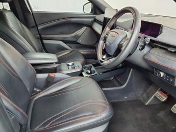 FORD MUSTANG MACH-E Standard Range 70kWh SUV 5dr Electric Automatic AWD (269 ps)