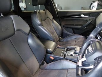 AUDI Q5 2.0 TDI 40 Black Edition SUV 5dr Diesel S Tronic quattro Euro 6 