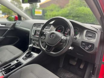 VOLKSWAGEN GOLF 1.6 TDI BlueMotion Tech SE Hatchback 5dr Diesel DSG Euro 5 (s/s)