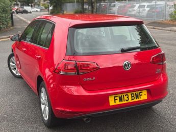 VOLKSWAGEN GOLF 1.6 TDI BlueMotion Tech SE Hatchback 5dr Diesel DSG Euro 5 (s/s)