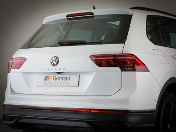 VOLKSWAGEN TIGUAN 1.5 TSI Elegance SUV 5dr Petrol DSG Euro 6 (s/s) (150 ps)