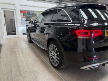 MERCEDES-BENZ GLC 2.0 GLC220d AMG Line (Premium) SUV 5dr Diesel G-Tronic+ 4MATIC E