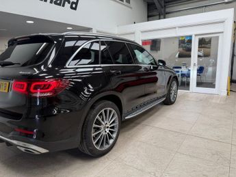MERCEDES-BENZ GLC 2.0 GLC220d AMG Line (Premium) SUV 5dr Diesel G-Tronic+ 4MATIC E