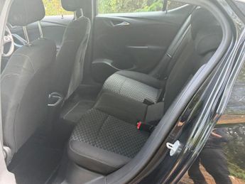 VAUXHALL ASTRA 1.6 CDTi ecoFLEX Design Hatchback 5dr Diesel Manual Euro 6 (s/s)