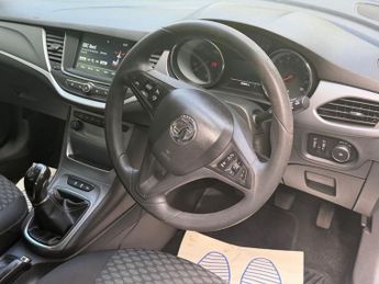 VAUXHALL ASTRA 1.6 CDTi ecoFLEX Design Hatchback 5dr Diesel Manual Euro 6 (s/s)