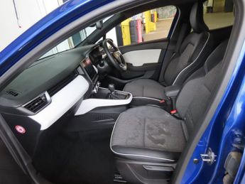 RENAULT CLIO 1.6 E-TECH Techno Hatchback 5dr Petrol Hybrid Auto Euro 6 (s/s) 
