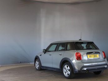 MINI HATCH 1.5 Cooper Classic Hatchback 5dr Petrol Steptronic Euro 6 (s/s) 