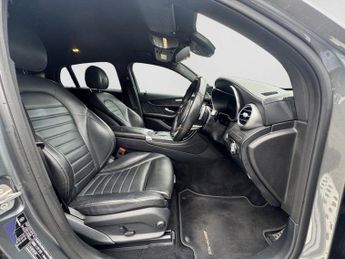 MERCEDES-BENZ GLC 2.0 GLC300d AMG Line (Premium) Coupe 5dr Diesel G-Tronic+ 4MATIC