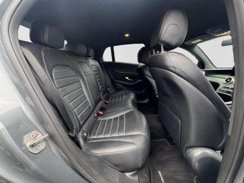 MERCEDES-BENZ GLC 2.0 GLC300d AMG Line (Premium) Coupe 5dr Diesel G-Tronic+ 4MATIC