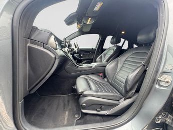 MERCEDES-BENZ GLC 2.0 GLC300d AMG Line (Premium) Coupe 5dr Diesel G-Tronic+ 4MATIC