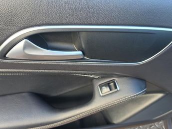 MERCEDES-BENZ A CLASS 1.5 A180d SE Hatchback 5dr Diesel 7G-DCT Euro 6 (s/s) (109 ps)