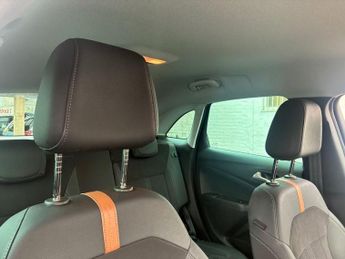 VAUXHALL CROSSLAND 1.2 Turbo Ultimate Nav SUV 5dr Petrol Auto Euro 6 (s/s) (130 ps)