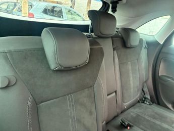 VAUXHALL CROSSLAND 1.2 Turbo Ultimate Nav SUV 5dr Petrol Auto Euro 6 (s/s) (130 ps)