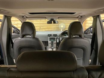 VOLVO V50 2.4 D5 SE Estate 5dr Diesel Geartronic Euro 4 (180 ps)
