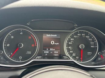 AUDI A4 2.0 TDI Black Edition Saloon 4dr Diesel Multitronic Euro 5 (s/s)