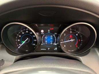 JAGUAR XF 2.0d R-Sport Saloon 4dr Diesel Auto Euro 6 (s/s) (180 ps)
