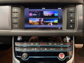 JAGUAR XF 2.0d R-Sport Saloon 4dr Diesel Auto Euro 6 (s/s) (180 ps)