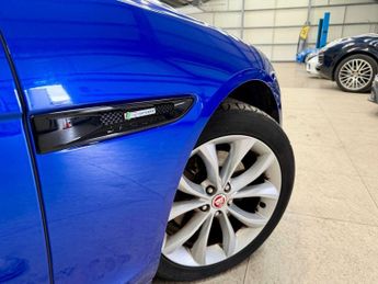 JAGUAR XF 2.0d R-Sport Saloon 4dr Diesel Auto Euro 6 (s/s) (180 ps)