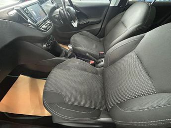 PEUGEOT 208 1.2 PureTech Allure Hatchback 5dr Petrol Manual Euro 6 (82 ps)