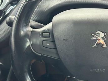 PEUGEOT 208 1.2 PureTech Allure Hatchback 5dr Petrol Manual Euro 6 (82 ps)