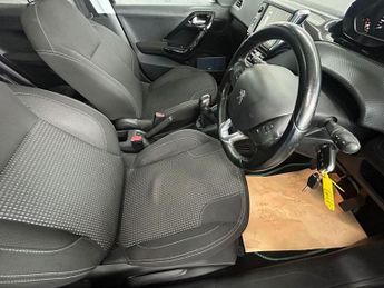 PEUGEOT 208 1.2 PureTech Allure Hatchback 5dr Petrol Manual Euro 6 (82 ps)