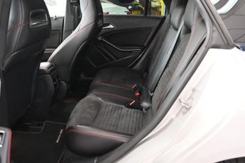 MERCEDES-BENZ CLA 2.0 CLA220 AMG Line Night Edition (Plus) Shooting Brake 5dr Petr