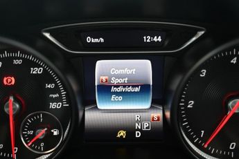 MERCEDES-BENZ CLA 2.1 CLA220d Sport Shooting Brake 5dr Diesel 7G-DCT Euro 6 (s/s) 