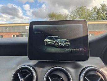 MERCEDES-BENZ GLA 2.1 GLA200d AMG Line SUV 5dr Diesel 7G-DCT Euro 6 (s/s) (136 ps)