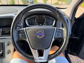 VOLVO XC60 2.4 D5 SE Lux Nav SUV 5dr Diesel Auto AWD Euro 6 (s/s) (220 ps)