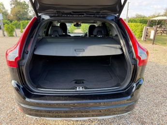 VOLVO XC60 2.4 D5 SE Lux Nav SUV 5dr Diesel Auto AWD Euro 6 (s/s) (220 ps)