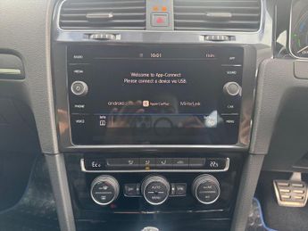 VOLKSWAGEN GOLF 1.4 TSI 8.7kWh GTE Hatchback 5dr Petrol Plug-in Hybrid DSG Euro 