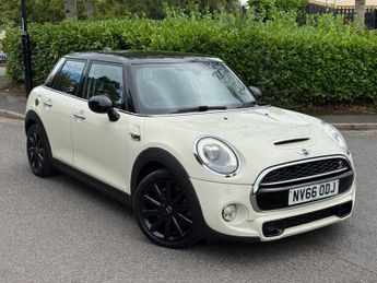 MINI Hatch 2.0 Cooper SD Hatchback 5dr Diesel Auto 6Spd Euro 6 (s/s) (170 p