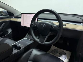 TESLA Model 3 Standard Range Plus Saloon 4dr Electric Auto RWD (241 bhp)