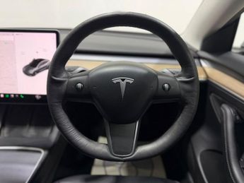 TESLA Model 3 Standard Range Plus Saloon 4dr Electric Auto RWD (241 bhp)
