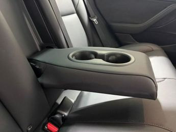 TESLA Model 3 Standard Range Plus Saloon 4dr Electric Auto RWD (241 bhp)