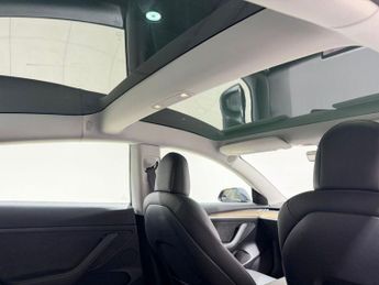 TESLA Model 3 Standard Range Plus Saloon 4dr Electric Auto RWD (241 bhp)