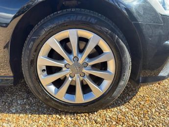 AUDI A6 AVANT 2.0 TDI ultra SE Executive Estate 5dr Diesel S Tronic Euro 6 (s/